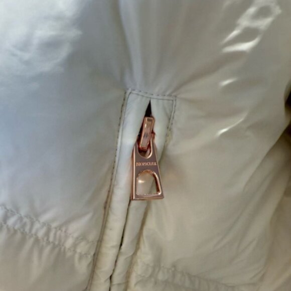 Moncler white hooded down jacket, brand new and unused - Picture 5 of 6